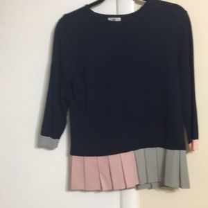 Navy classy sweater with pleating